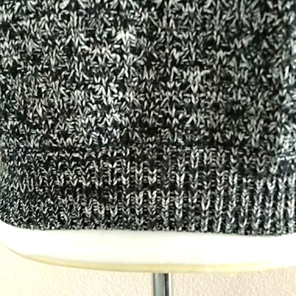 Forever 21 Womans Knit Sweater - Picture 6 of 8